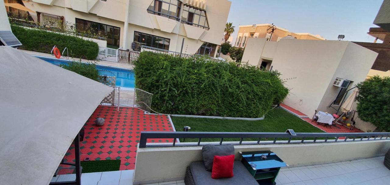 Jumeirah Beach Villa Dubai Exterior photo
