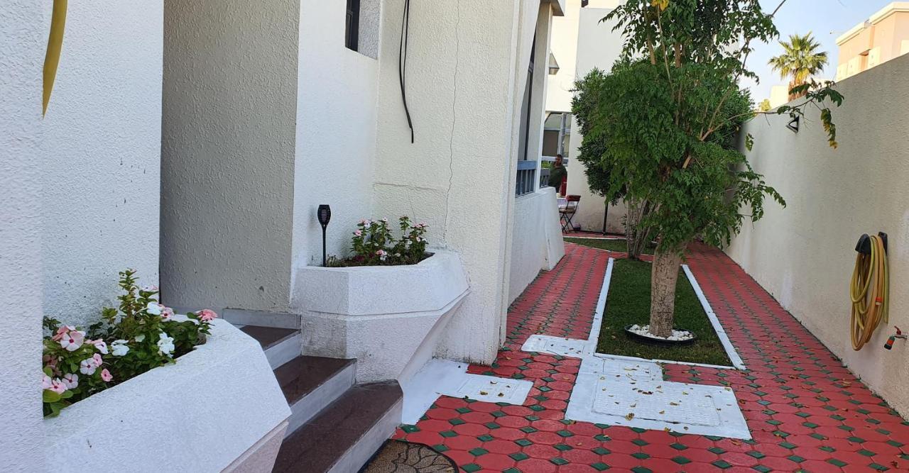 Jumeirah Beach Villa Dubai Exterior photo